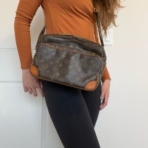 Authentic Louis Vuitton Nile Crossbody Bag SN AR0073